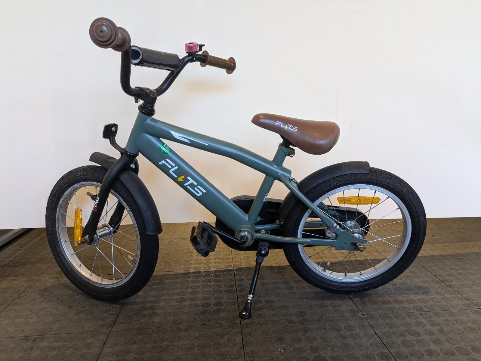 16 cali 2Cycle Flits z een terugtraprem. - obrazek 3
