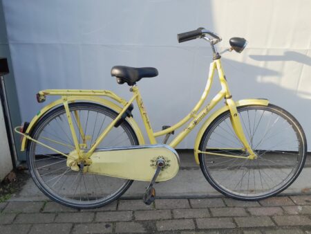 24 cali Batavus Young Dutch z een terugtraprem.