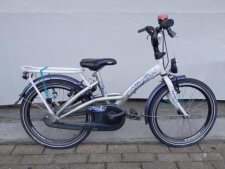 20 cali Batavus Gabana z handremmen en een terugtraprem.