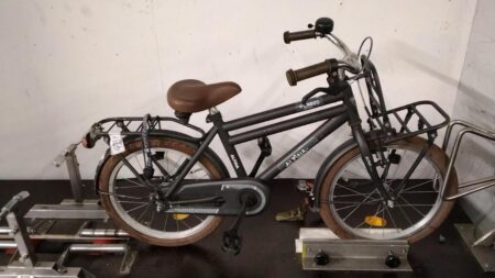 Czarny Alpina Cargo Jongensfiets