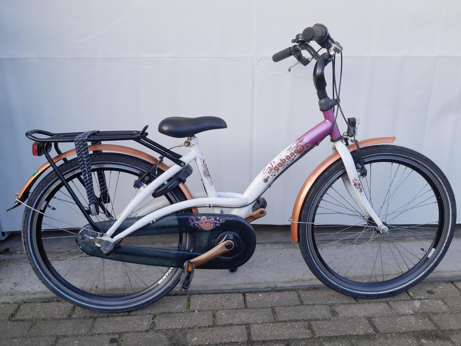 24 cali Batavus Gabana z 3 biegi en een terugtraprem.