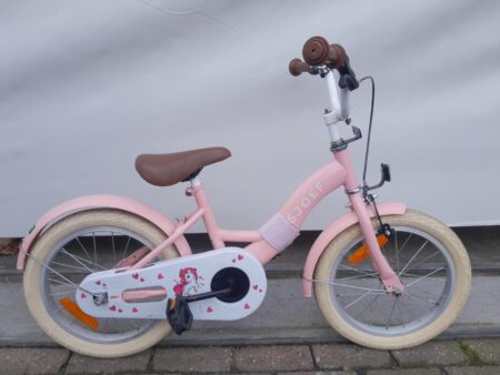 16 cali Sjoef meisjesfiets z een terugtraprem.