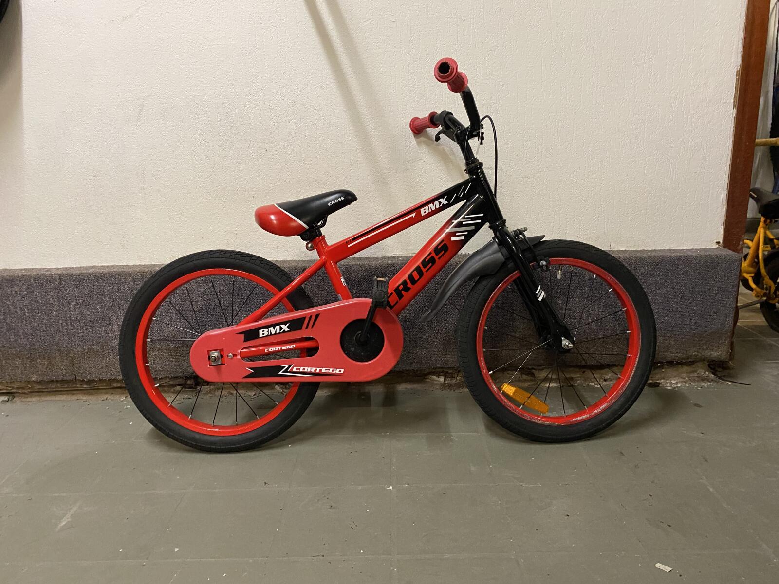 Czerwony Cross BMX