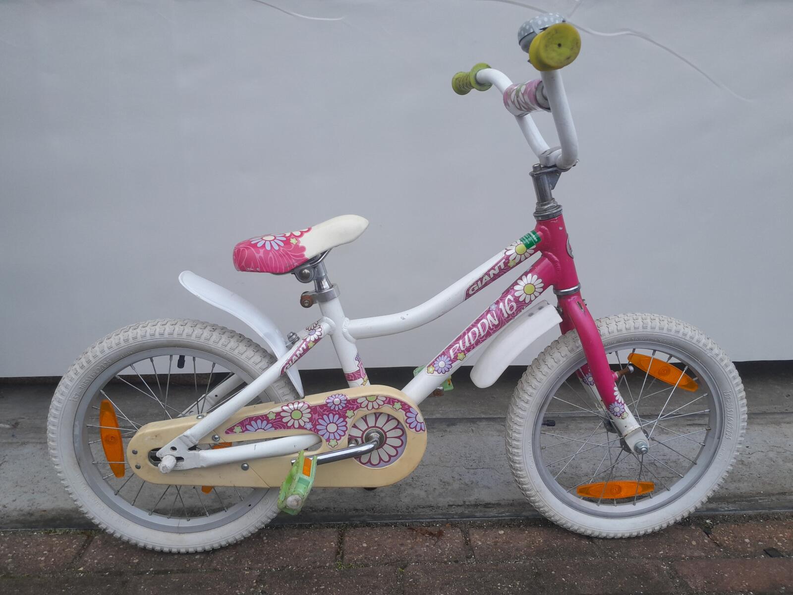 Puddn 16 cali Giant Pudd’n meisjesfiets – Biały/roze – z terugtraprem