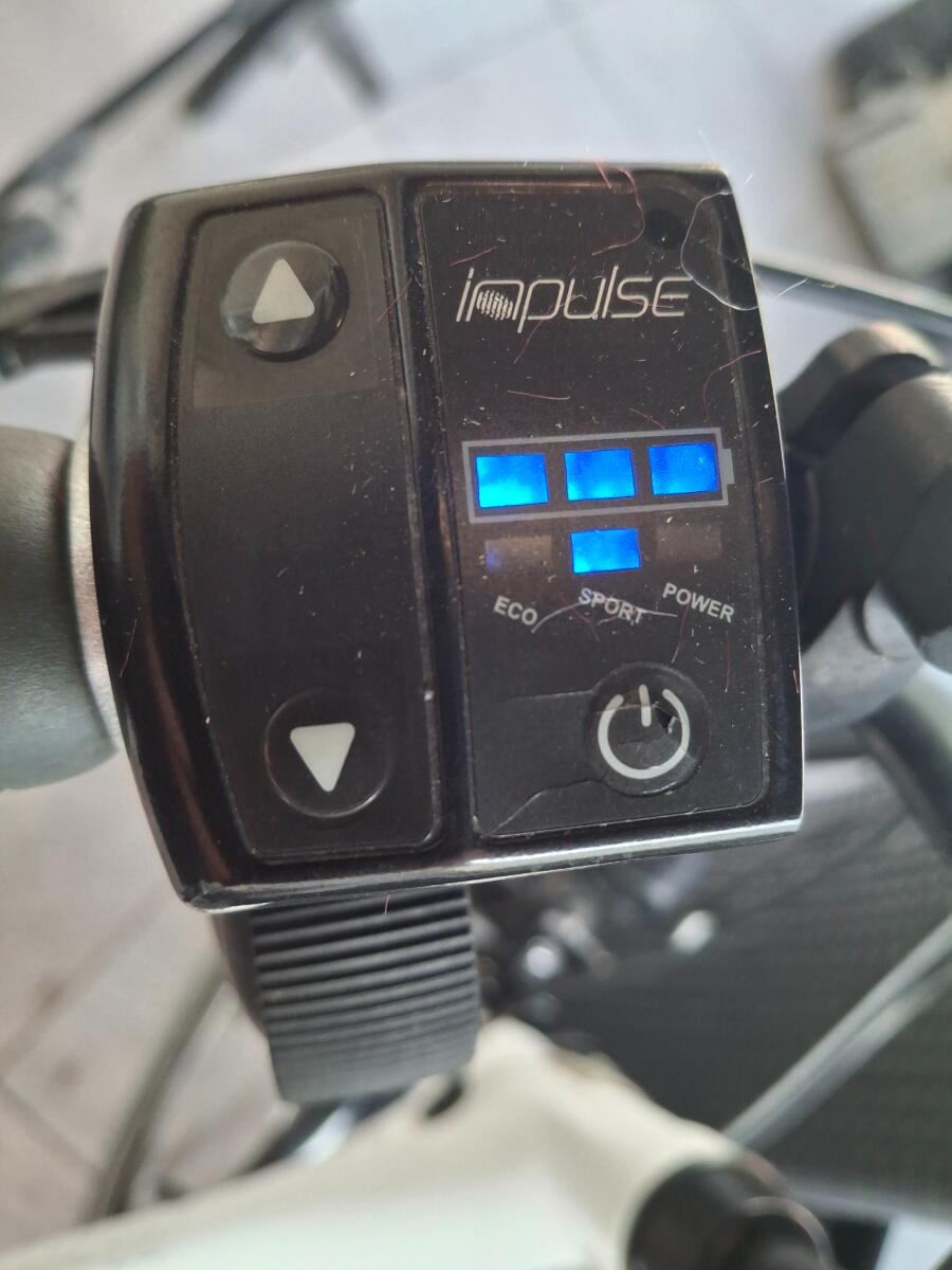 Biały Kalkhoff Agattu e-bike rower damski in uitstekende staat - obrazek 3