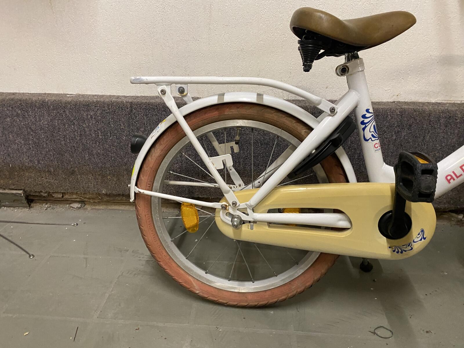 Biały Alpina kid's bike - obrazek 3