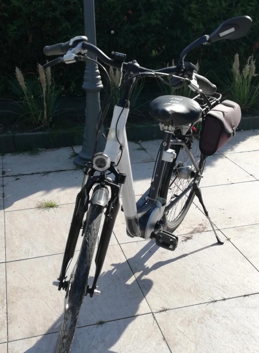 Biały Kalkhoff Agattu e-bike rower damski in uitstekende staat